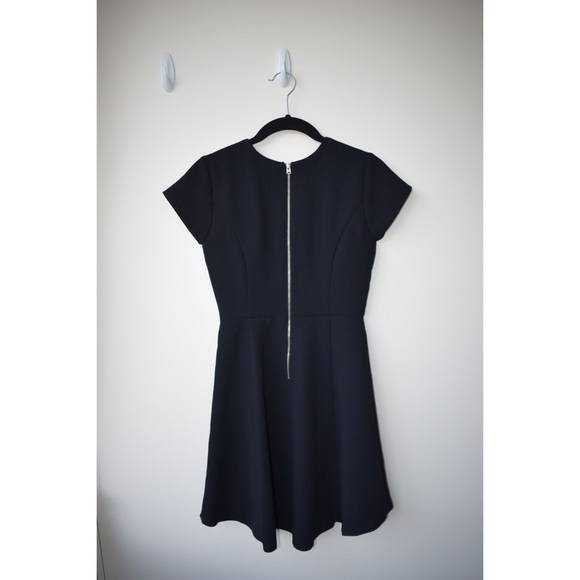 Aritzia black v-neck dress - 00 - Picture 3 of 3